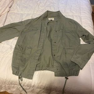 Universal Thread (Target Brand) light jacket olive green size medium